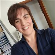 insegnante di chimica impartisce lezioni anche a distanza